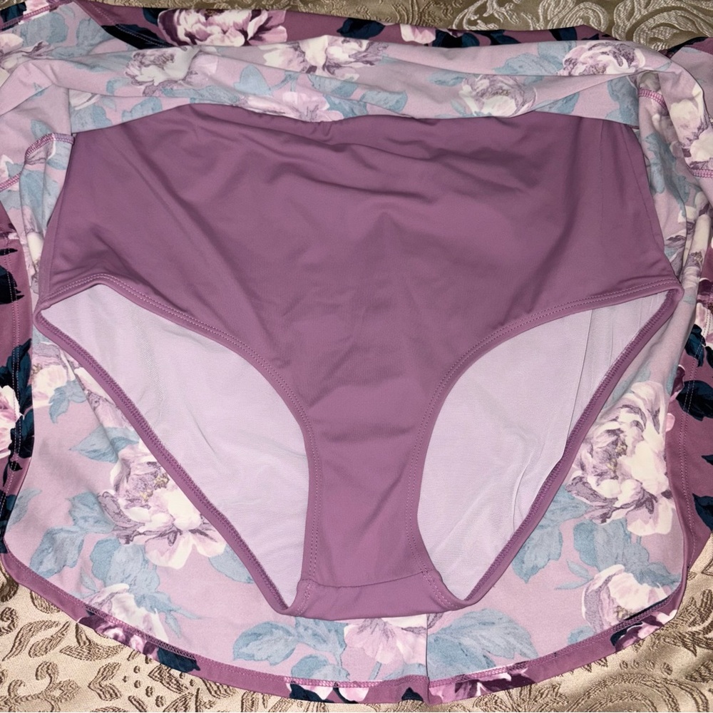 Torrid Floral Print Swim Skirt with Elastic Waistband - Torrid Size 1 (1X) - Picture 3 of 8